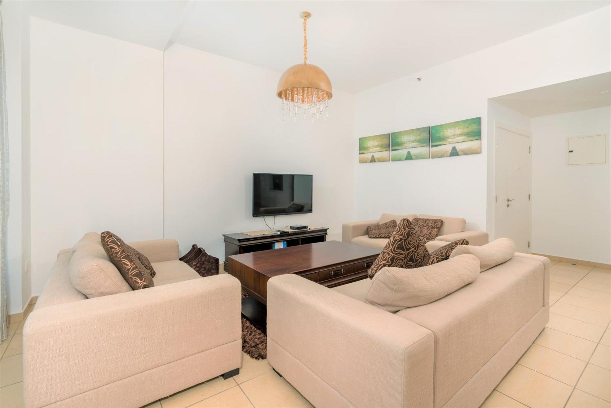 Appartement Stunning Front Eye View Jbr