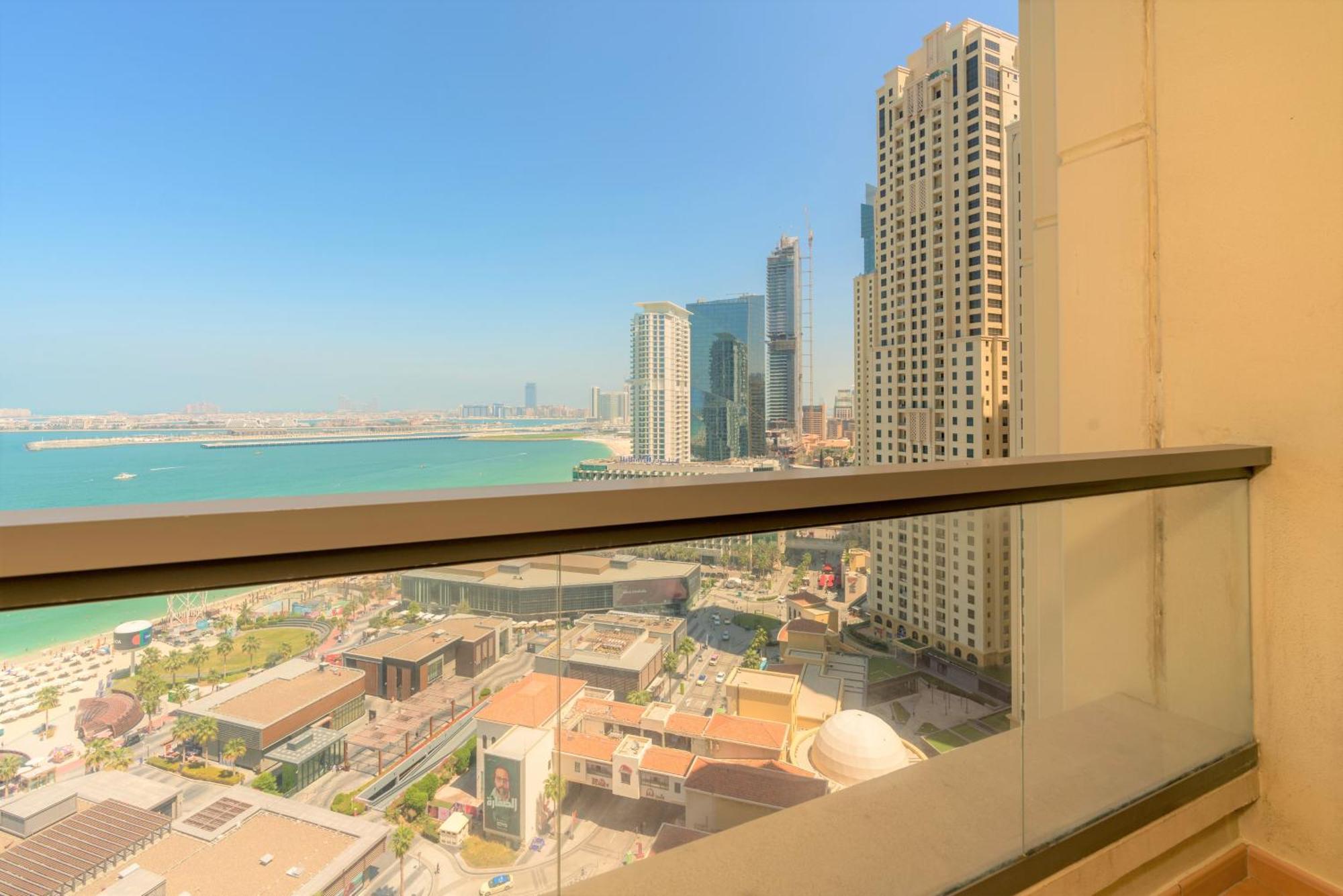 Appartement Stunning Front Eye View Jbr