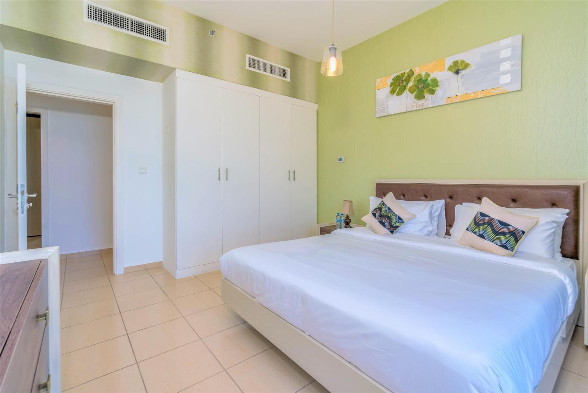 Stunning Front Eye View Jbr Appartement *