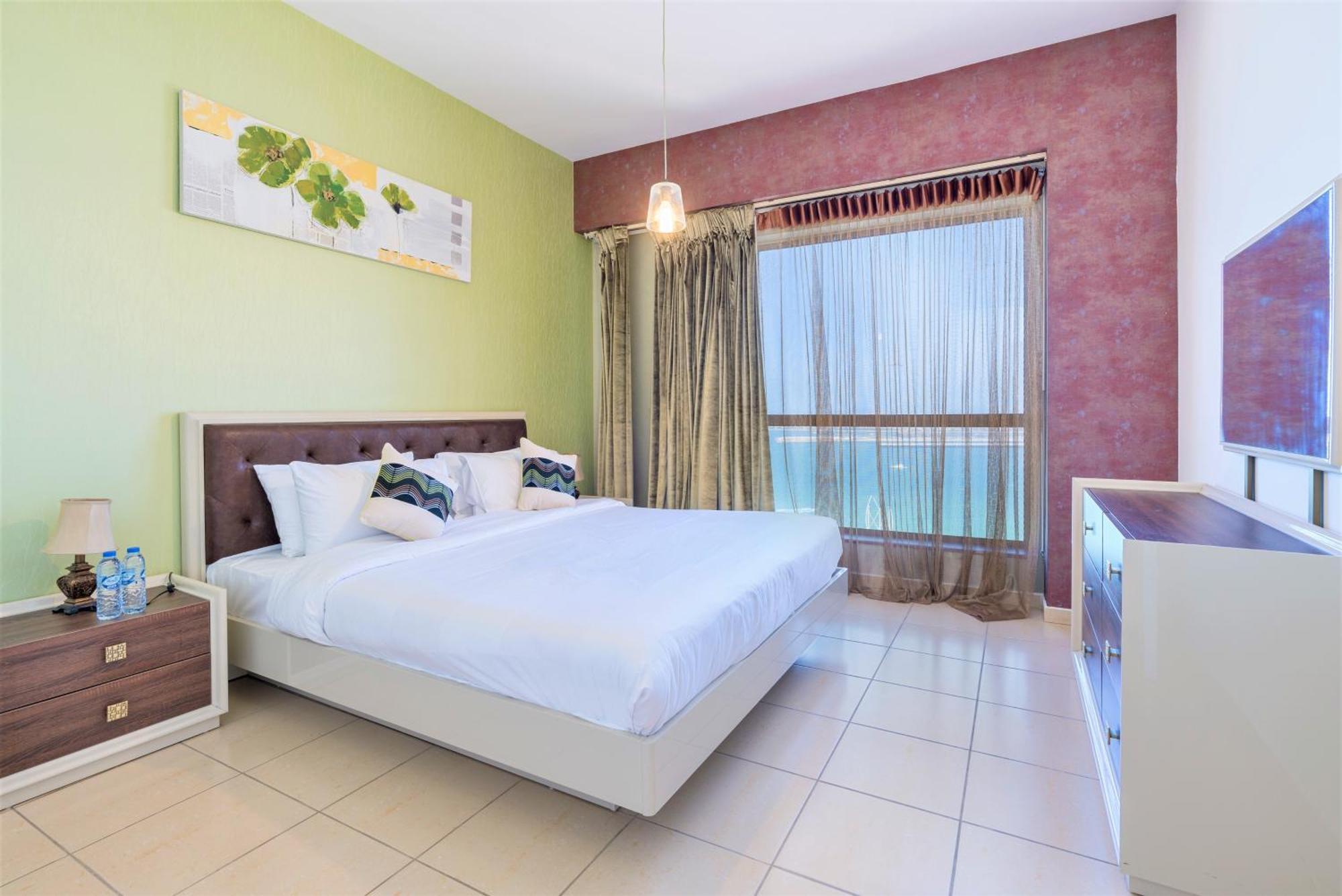 Appartement Stunning Front Eye View Jbr