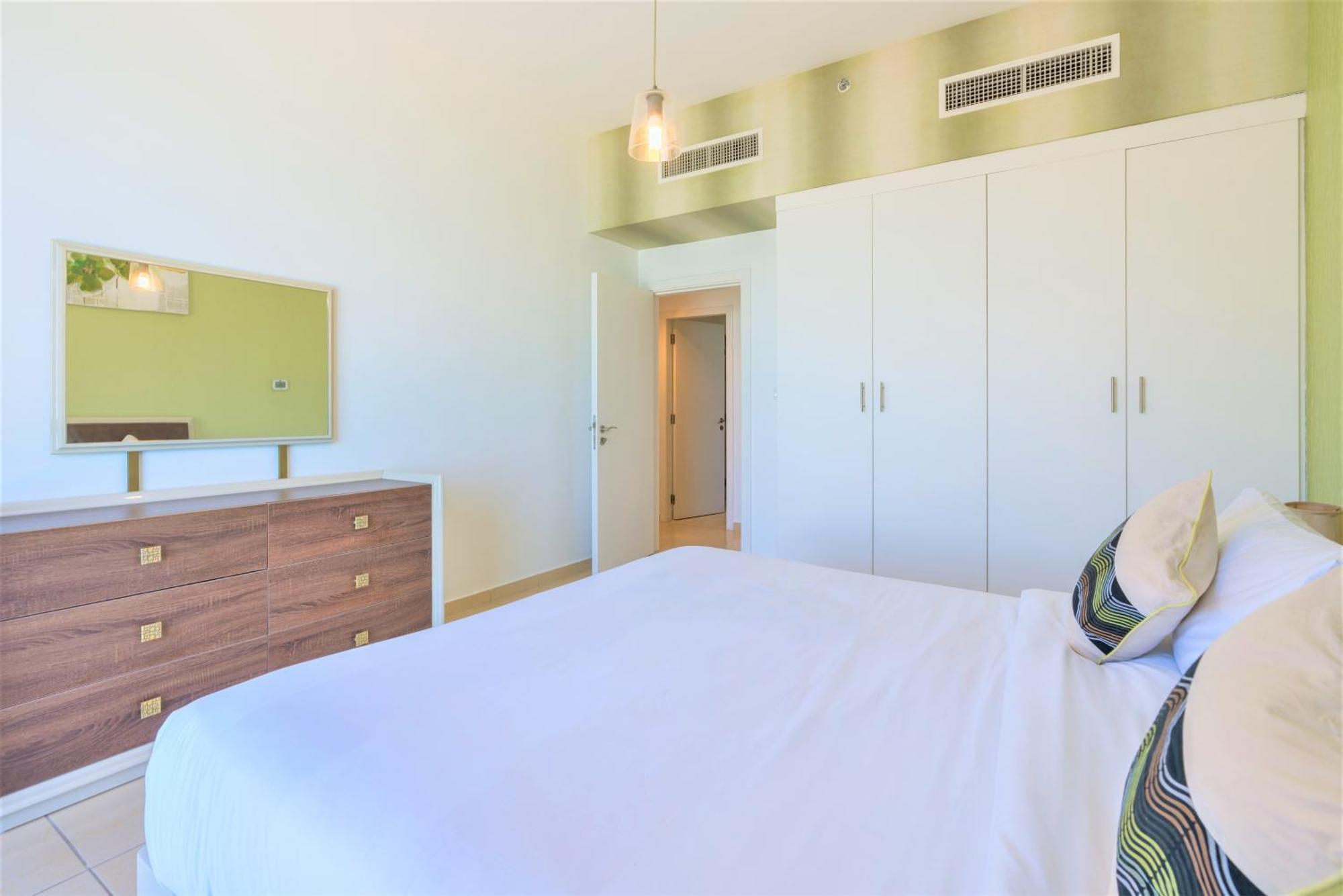 Stunning Front Eye View Jbr Appartement